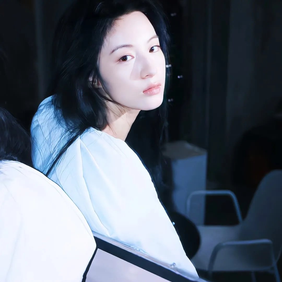 敦君与女朋友